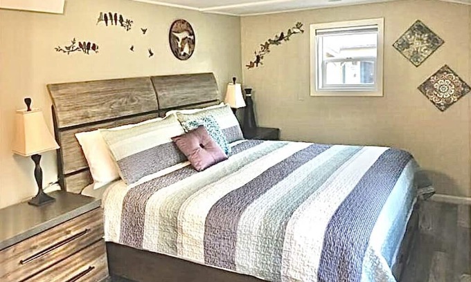Westcliffe House | Right downtown, for family or traveling friends. Patio, grill and dogs allowed!