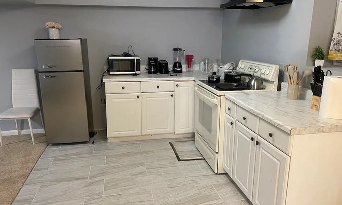 Calverton Apartment | Silver Spring md 20904 3 bedroom Private Entry