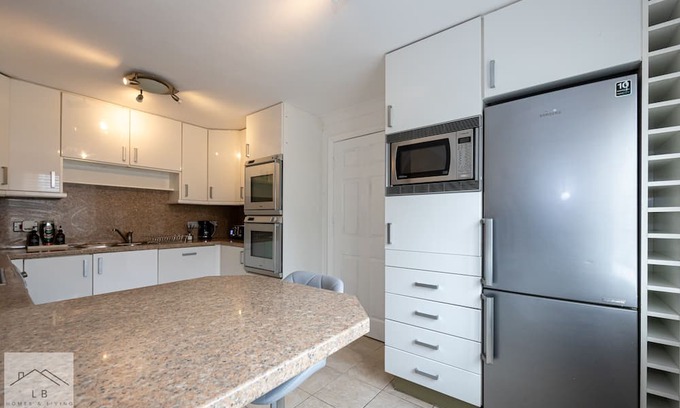 Manchester House | Comfy House | 8 Beds | 14 min to City Centre