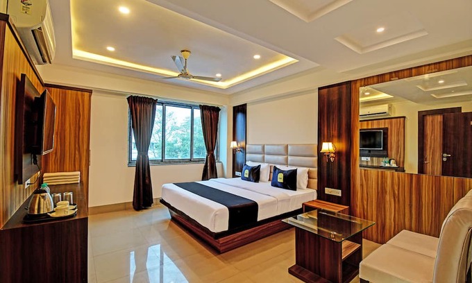 Kalyani Hotel | OYO Palette - The Grand Aryans Hotel