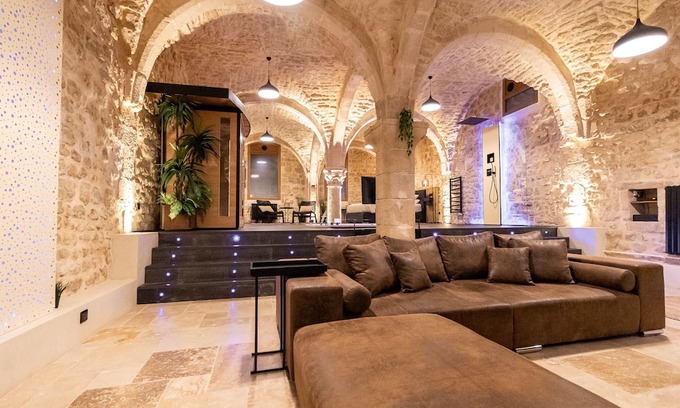 Auxerre Apartment | Cave et Spa privatif by XELA