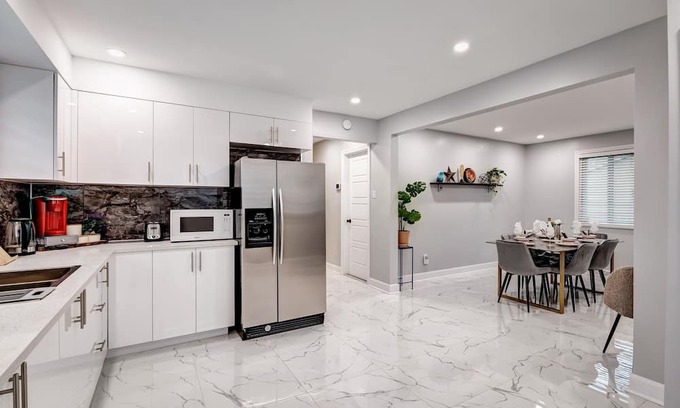 Saint-Leonard House | Modern 3 Bedrooms Lacordaire Suite!