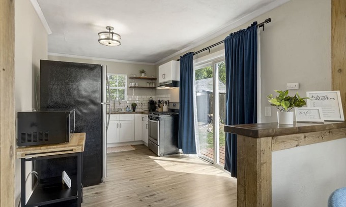 Tulsa House | Serene 2BR Retreat: Stylish, Safe & Family-Friendly Haven with Amenities Galore!