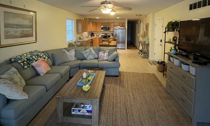 Wildwood Condo | Cozy 3-bedroom condo with WiFi, AC in beautiful Wildwood