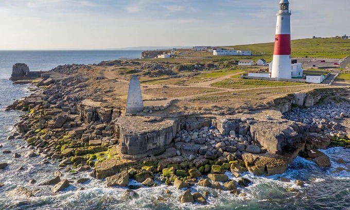 Isle of Portland House | PennWay House - Modern, Hot Tub and Sea Views