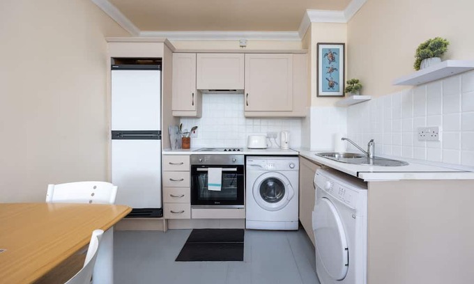 Grand Canal Dock Apartment | Charming 2 Bed Apartment - 5mins to Aviva stadium