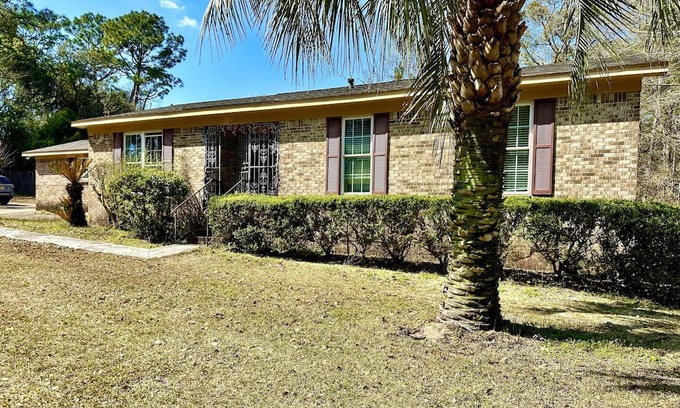 Mobile House | Cozy home on Iva Loy Drive