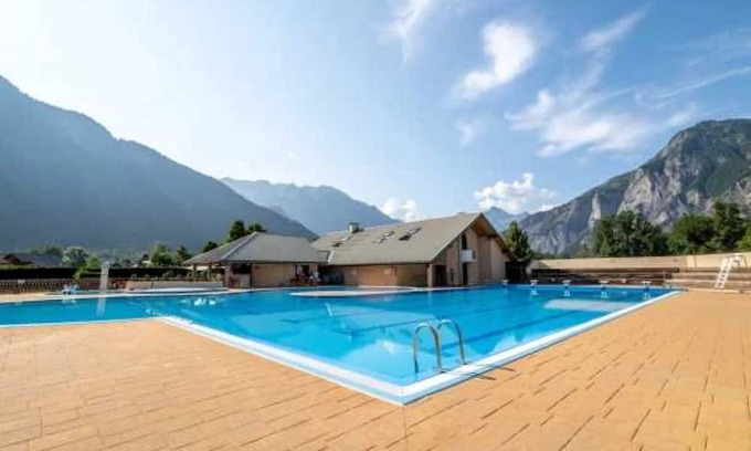 Le Bourg-d'Oisans House | Camping 4 étoiles - eeeaei