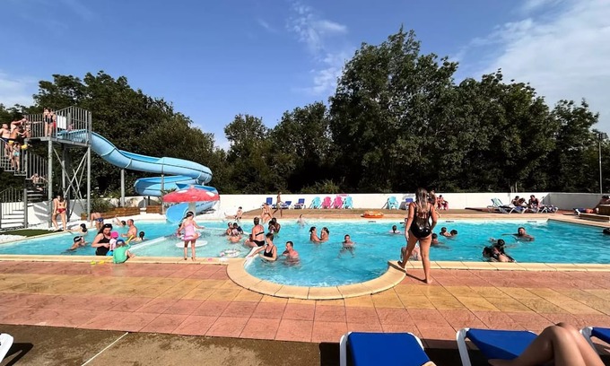 Saint-Denis-du-Payre House | CAMPING O BEAU LAURIER * - Mobile home Ibiza 56 4 to 6 people - 4 people. included in the price