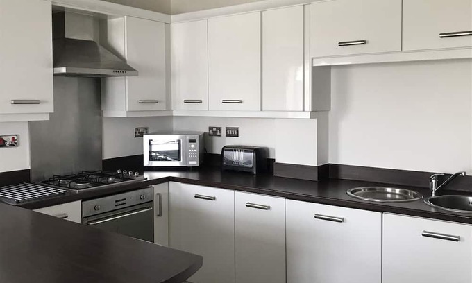 Liverpool Apartment | Modern, Liverpool Apartment, Entire Place, Free parking