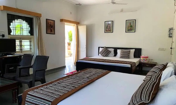 Udaipur Apartment | Four Bed Room - Gadh Ganesh Homestay