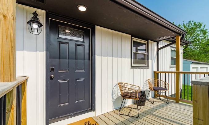 Sharon Heights House | Spacious 3-Bedroom Retreat with Pool Table!
