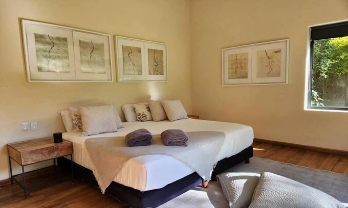 Valle de Bravo Villa | Wonderful modern villa with garden in Valle de Bravo, very private.