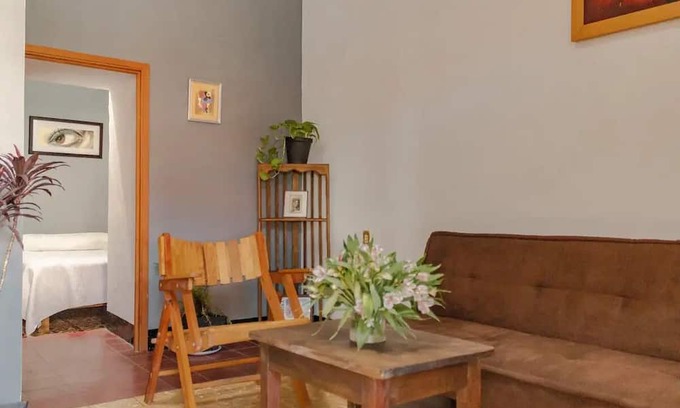 Luis Jimenez Figueroa Apartment | Mi casa es tu casa.