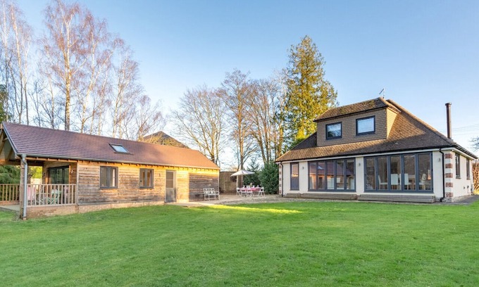 Biddenden House | Haons - Three Bedroom House, Sleeps 8