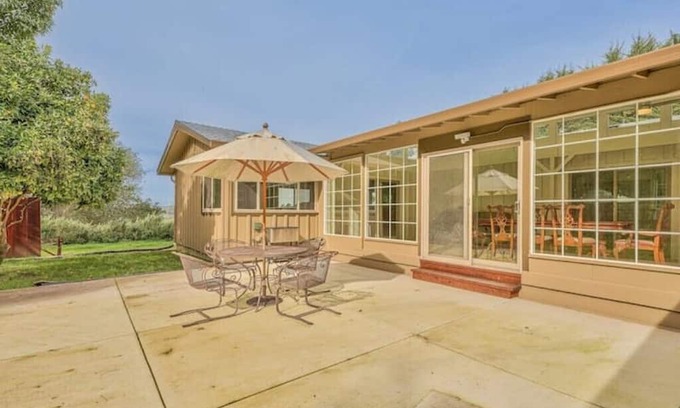 Prunedale House | Central Location, cozy 10 Acre Prunedale home - Near Monterey, Carmel, & moren