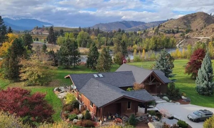 Dryden House | Private River house near Leavenworth on 10 acres
