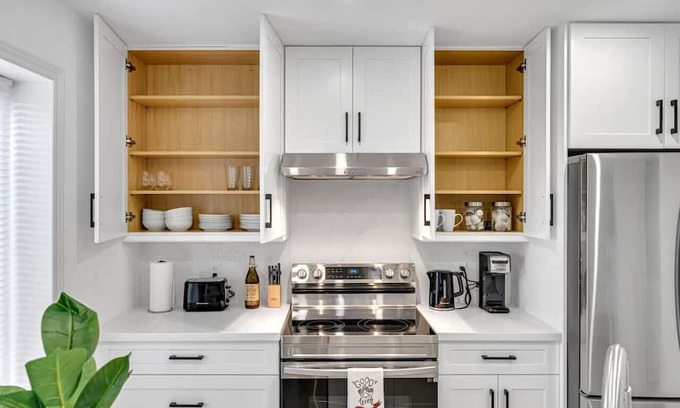 Hamilton House | Elegant 3BR Home Near Hospitals/Tims Field/QEW