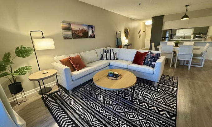 St. Augustine Condo | Cozy condo near everything! Just a short walk away from Historic downtown!