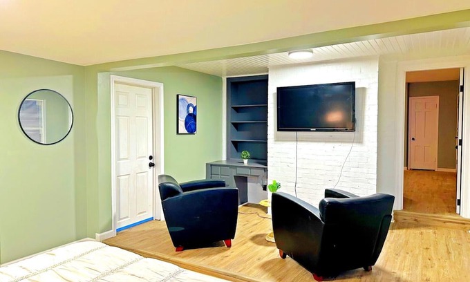 Fair Heights House | Cozy, Inviting Studio in Tulsa!