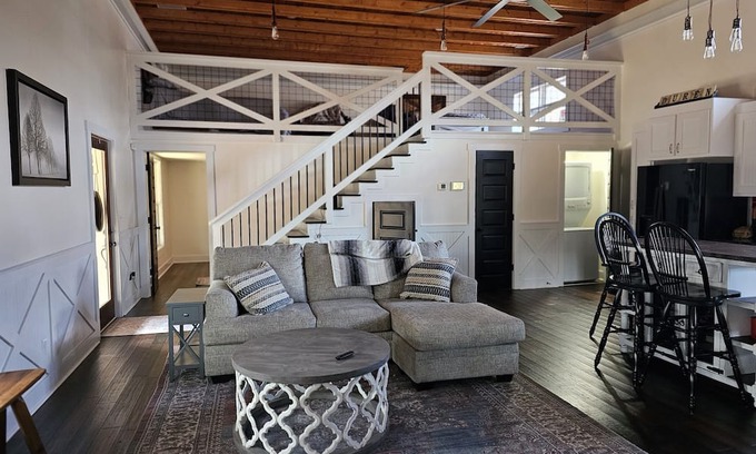 Rutledge Cottage | Cozy Rutledge Cottage