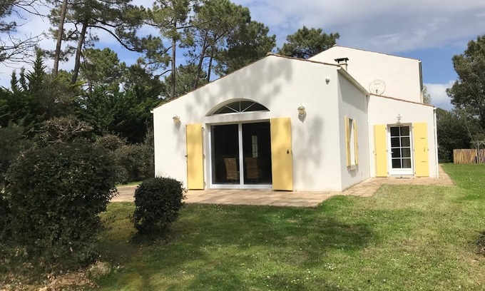 La Remigeasse Villa | Superb Villa 10 pers beach to 100 m 2 SDB, 2SDE,3 WC Bed linen towels provided
