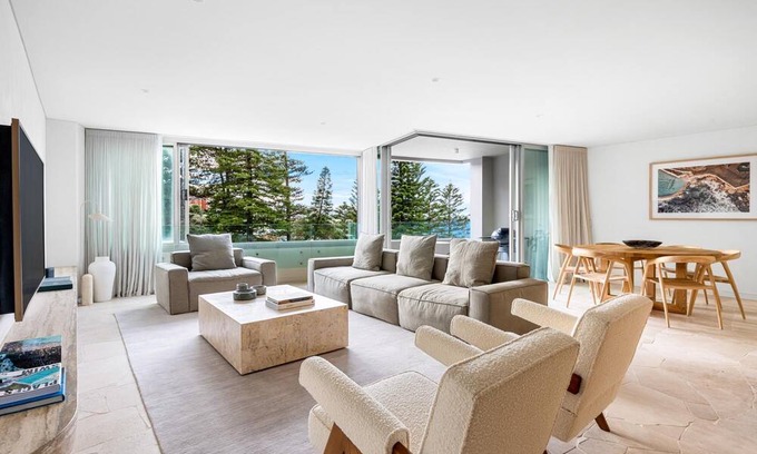 Bronte Apartment | Luxury Apartment with Bronte Beach Views