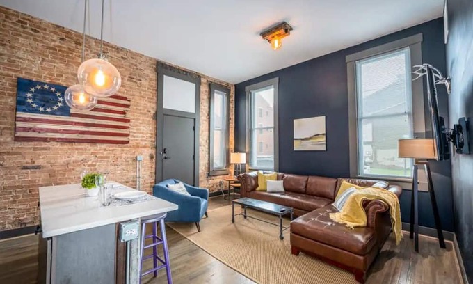Over-the-Rhine Apartment | Luxury OTR Condo CLEAN, CABLE, WIFI, LOCATION!
