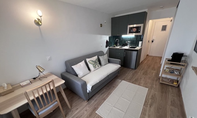 Faubourg de l'Arche Apartment | Cozy retreat, fully equiped for you to have the most memorable experience