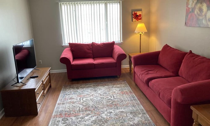 Peoria Condo | 2 bedroom condo in secure building with pool.