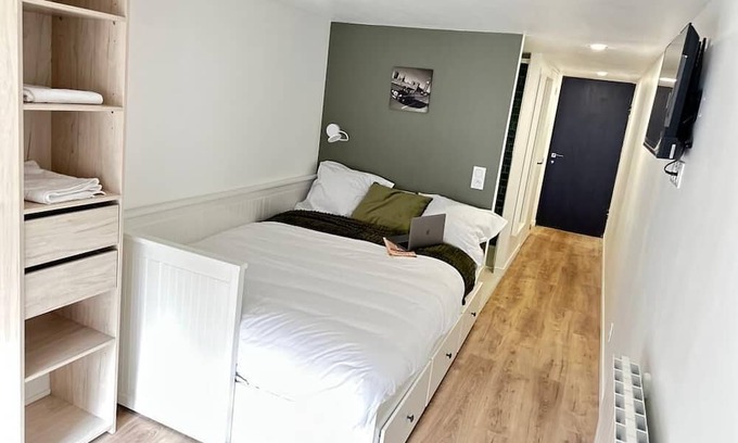 Jacquard - Prefecture Hotel | Silk & Suites City Center