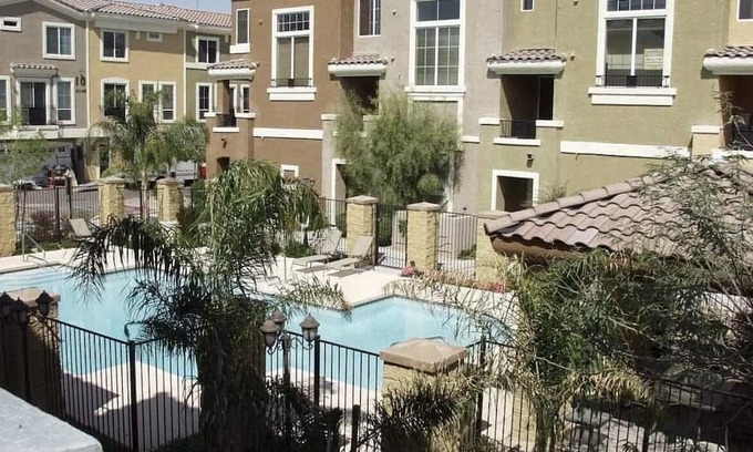 Midtown House | Private master bed & bathroom - gated community