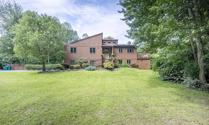 Hopewell Junction House | Cozy contemporary Hudson Valley escape with heated pool. Family & pet-friendly!