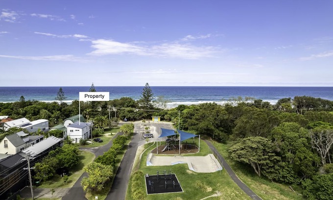 Northern Rivers Apartment | Golden Beachy- 20 steps to the sand!