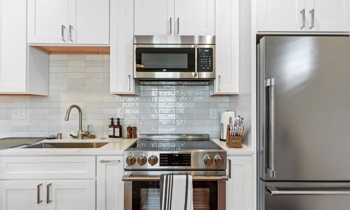 Seattle House | Comfy 3 Bed Family House close to UW Children's Hospital