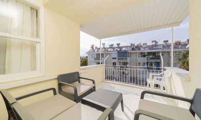 Lara Apartment | Spacious Flat Near Lara Beach in Antalya Muratpasa