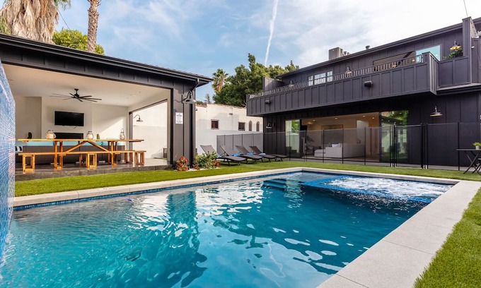 Carthay Circle House | Lindenhurst 1 - Epitome of Contemporary Modern Luxury