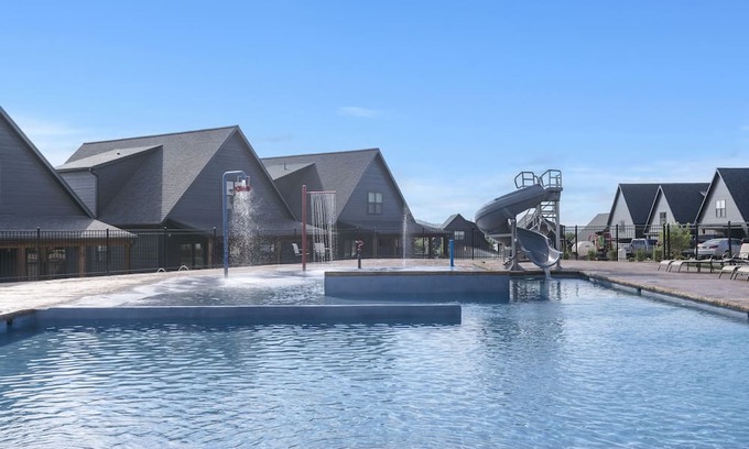 Hollister Cabin | Rocky Shores Retreat - Indoor Pool Open - Private Hot Tub