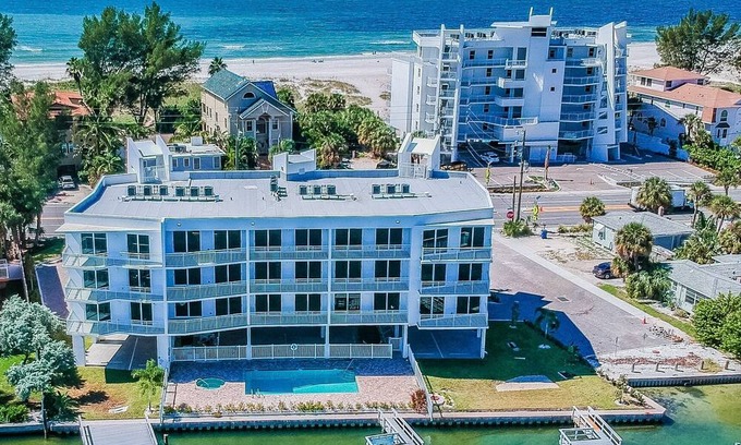Treasure Island Condo | Dog Friendly condo with Bay Views located across the street from the Beach!