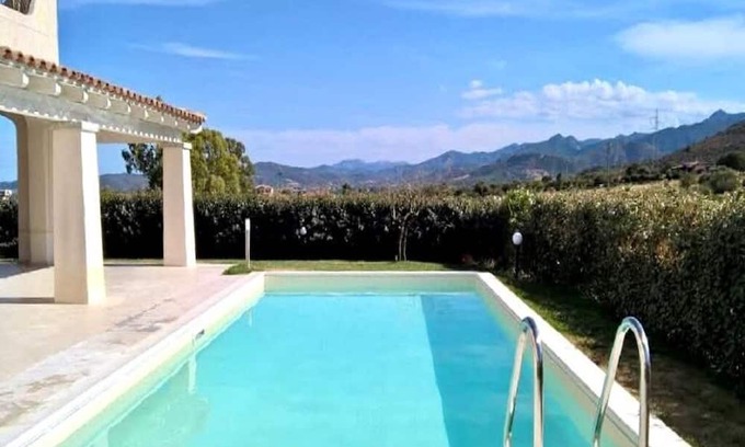 Case Peschiera-Lu Fraili Villa | SanTeodoro Exclusive House num2392