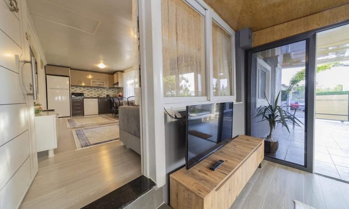 Lara Apartment | Villa with Private Pool near Airport in Muratpasa