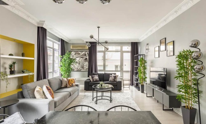 Nisantasi Apartment | Bohemian Flat in Nisantasi with Central Location