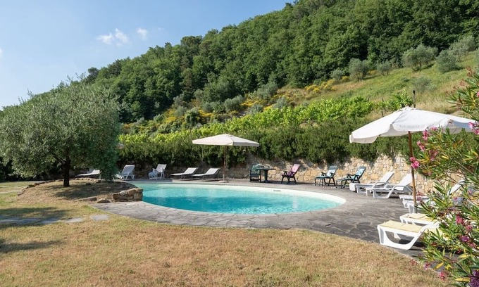 Dicomano Apartment | Villa Florenza - Private villa with pool in Tuscany