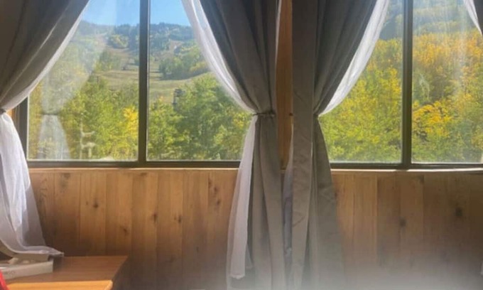 Glenwood Springs Cabin | Mountain View Room #12
