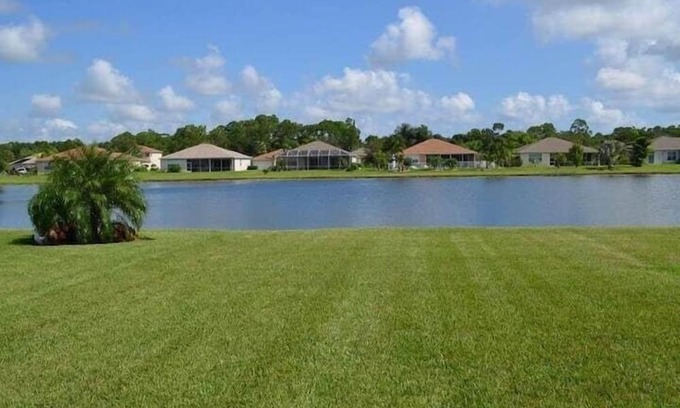 Gifford Apartment | 3 Bedroom 738008 by Houzlet