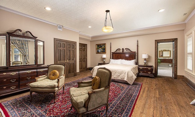 Detroit Bed & Breakfast | Frederick Stearns House in Detroit is a perfect venue for any private events.