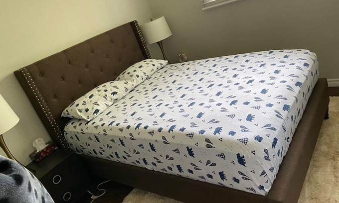 London House | Room in London, ON