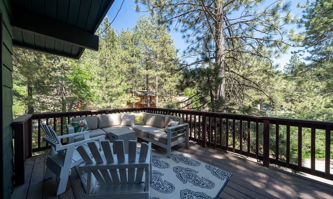 Green Valley Lake Cabin | Green Willow Lodge: Family Friendly, Wi-Fi, Spacious