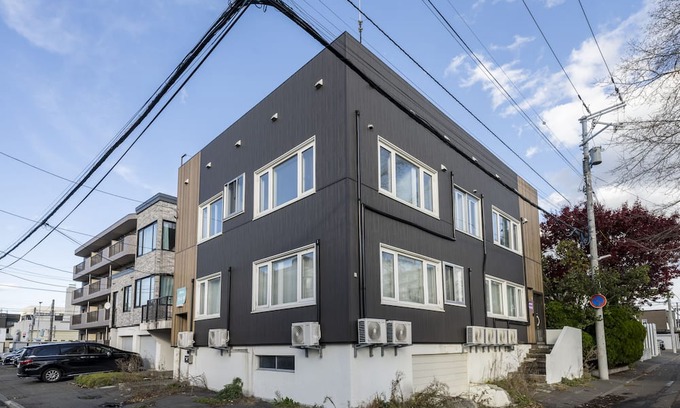 Higashi Apartment | The sapphire