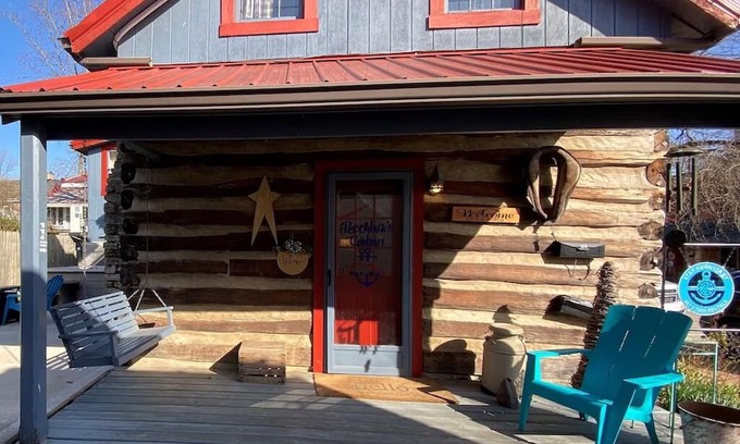 Maysville Cabin | The Cabin at 112 Main Street Augusta: Rustic River Retreat